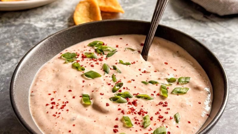 Easy Sour Cream Sauce Recipe